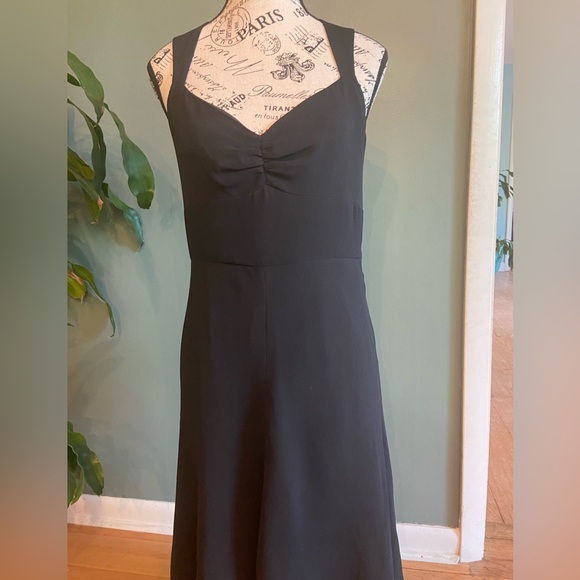 Banana republic sweetheart neck, open back block silk dress - Picture 7 of 7